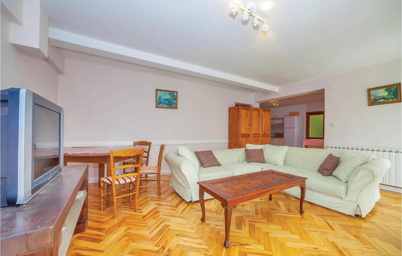 7 Bedroom Pet Friendly Home In Crni Kal Crni Kal  Exterior foto
