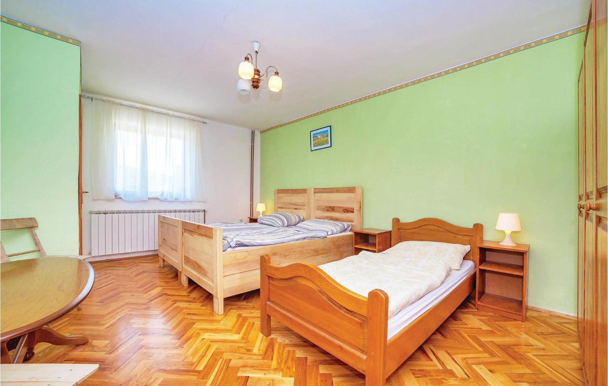 7 Bedroom Pet Friendly Home In Crni Kal Crni Kal  Exterior foto