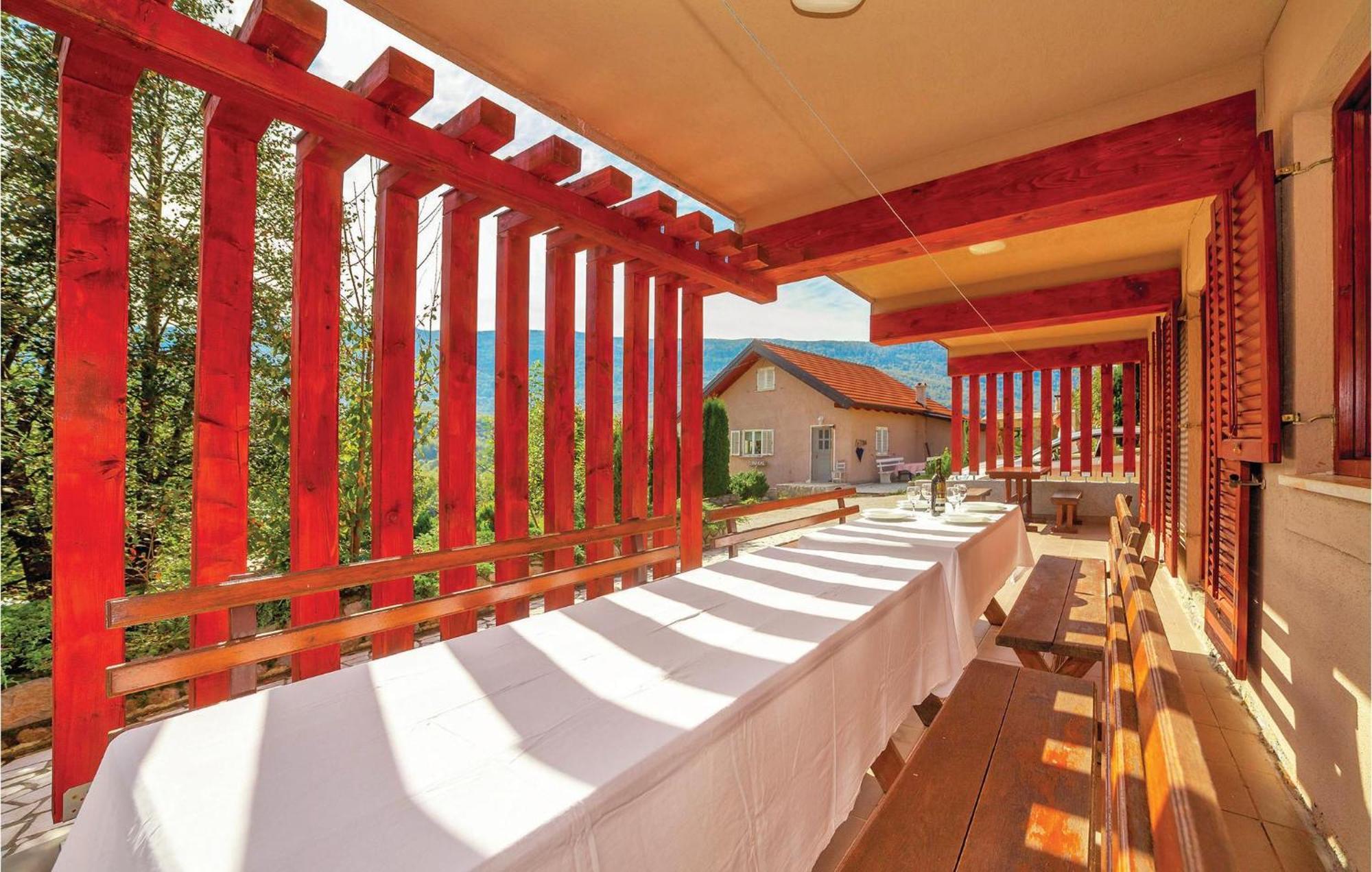 7 Bedroom Pet Friendly Home In Crni Kal Crni Kal  Exterior foto